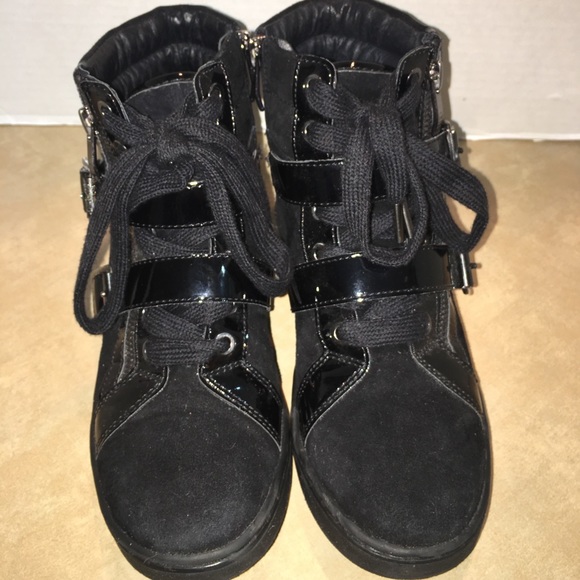 Vince Camuto black suede sneakers - Picture 3 of 5